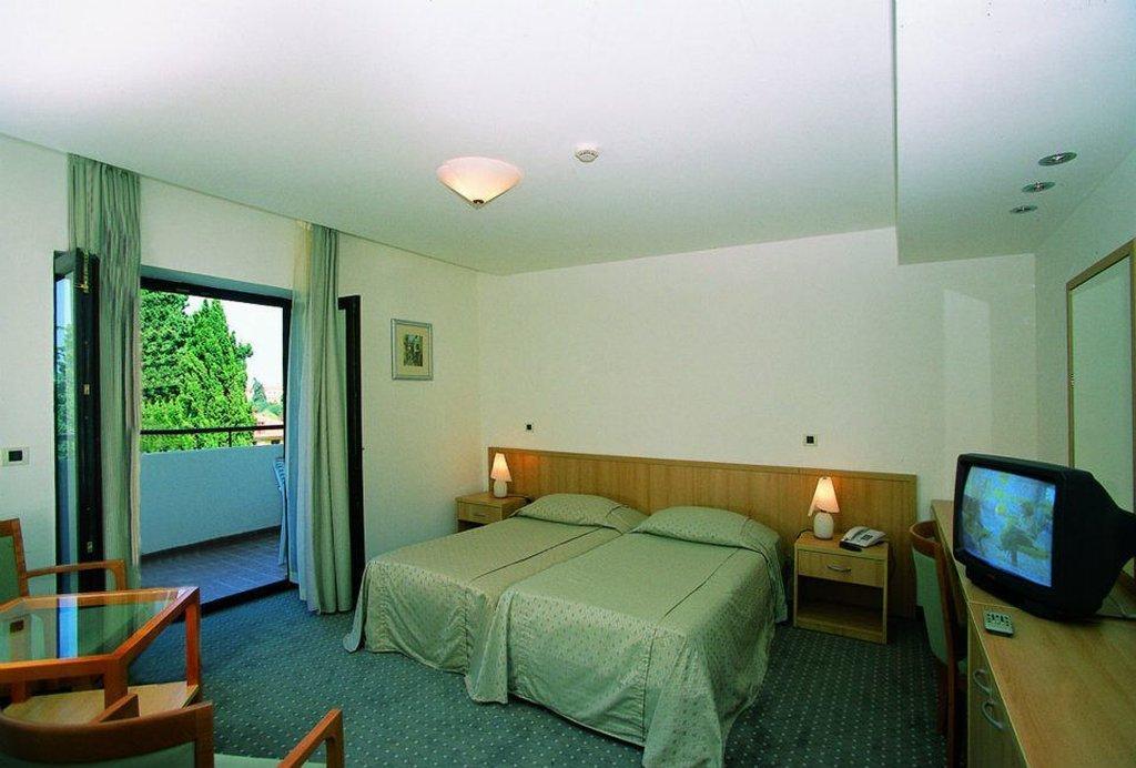 Hotel Flores 4*